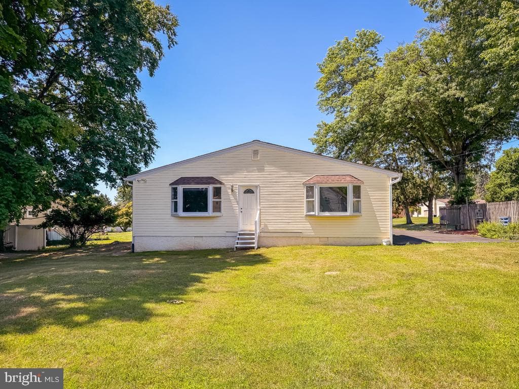 79 Charlotte Avenue photo 42