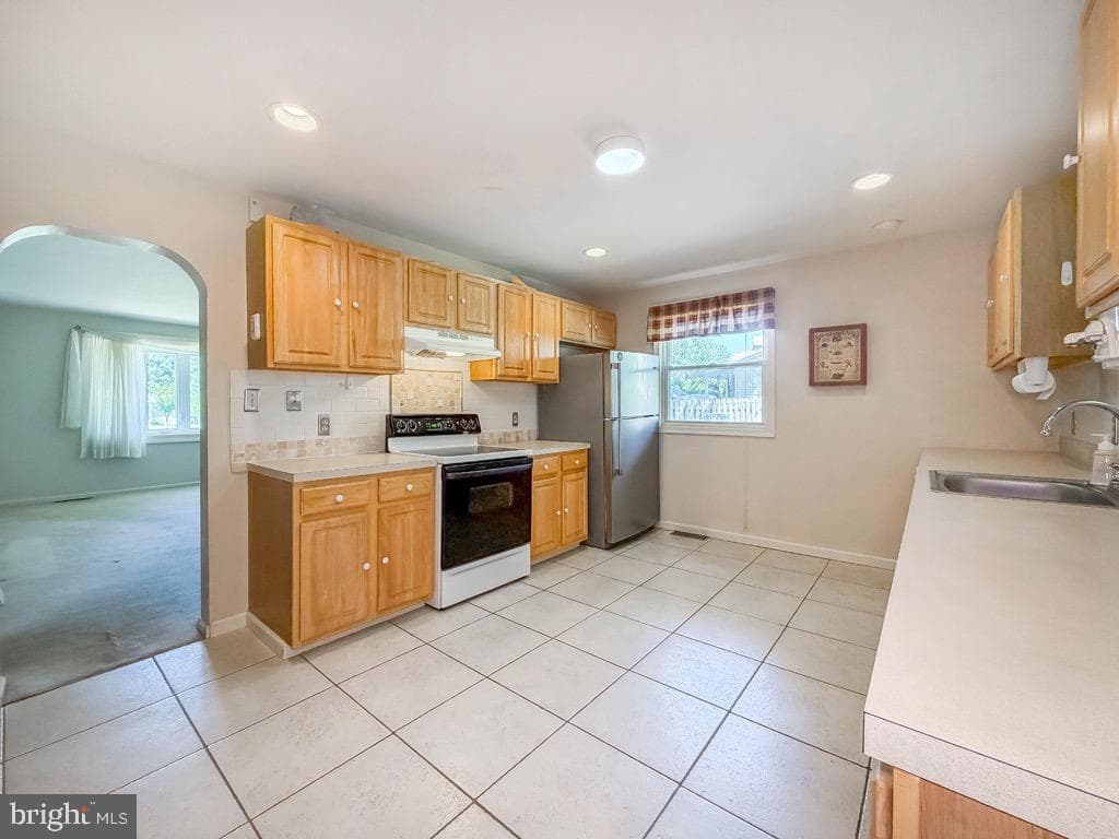 79 Charlotte Avenue photo 9