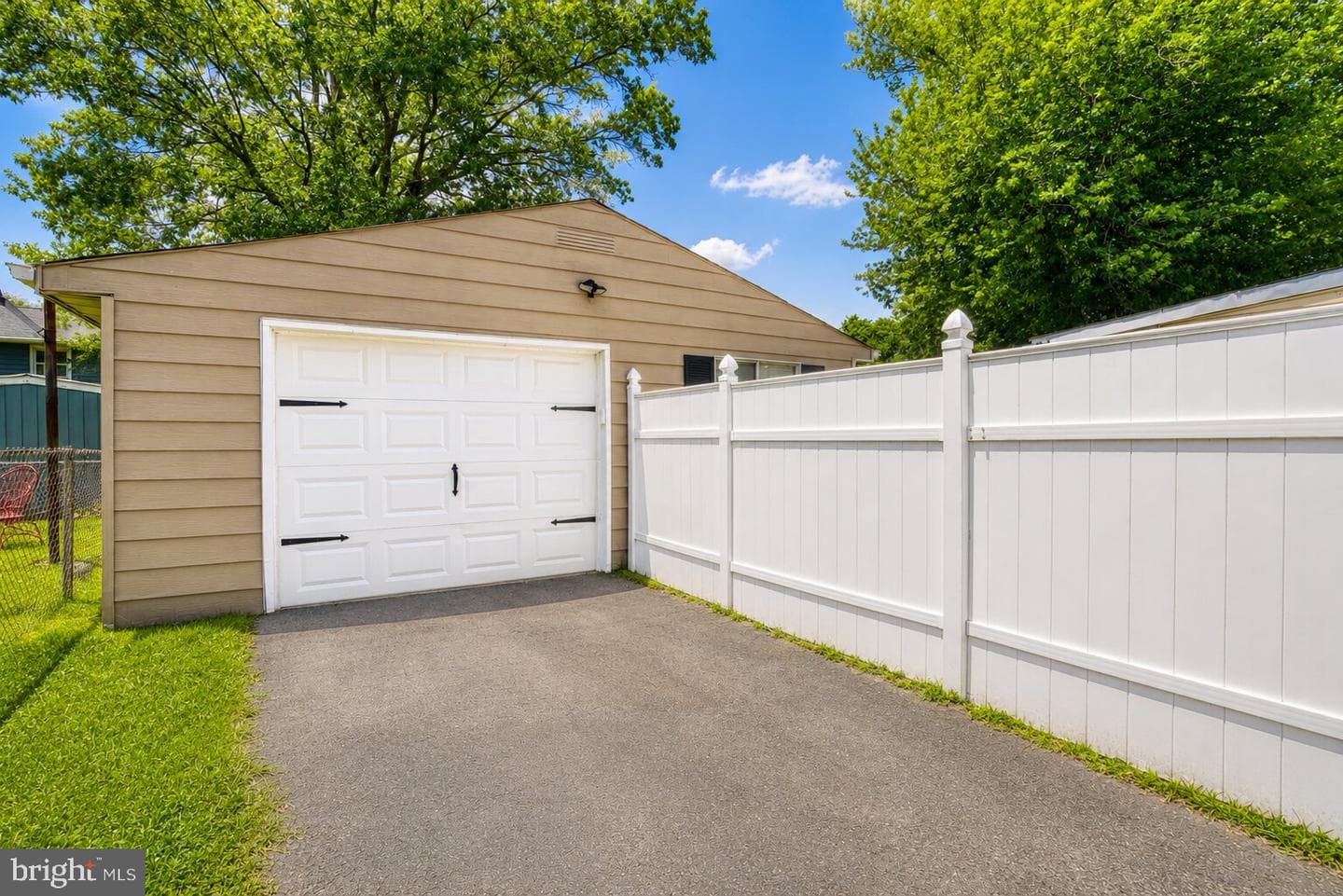 834 Linton Avenue photo 2