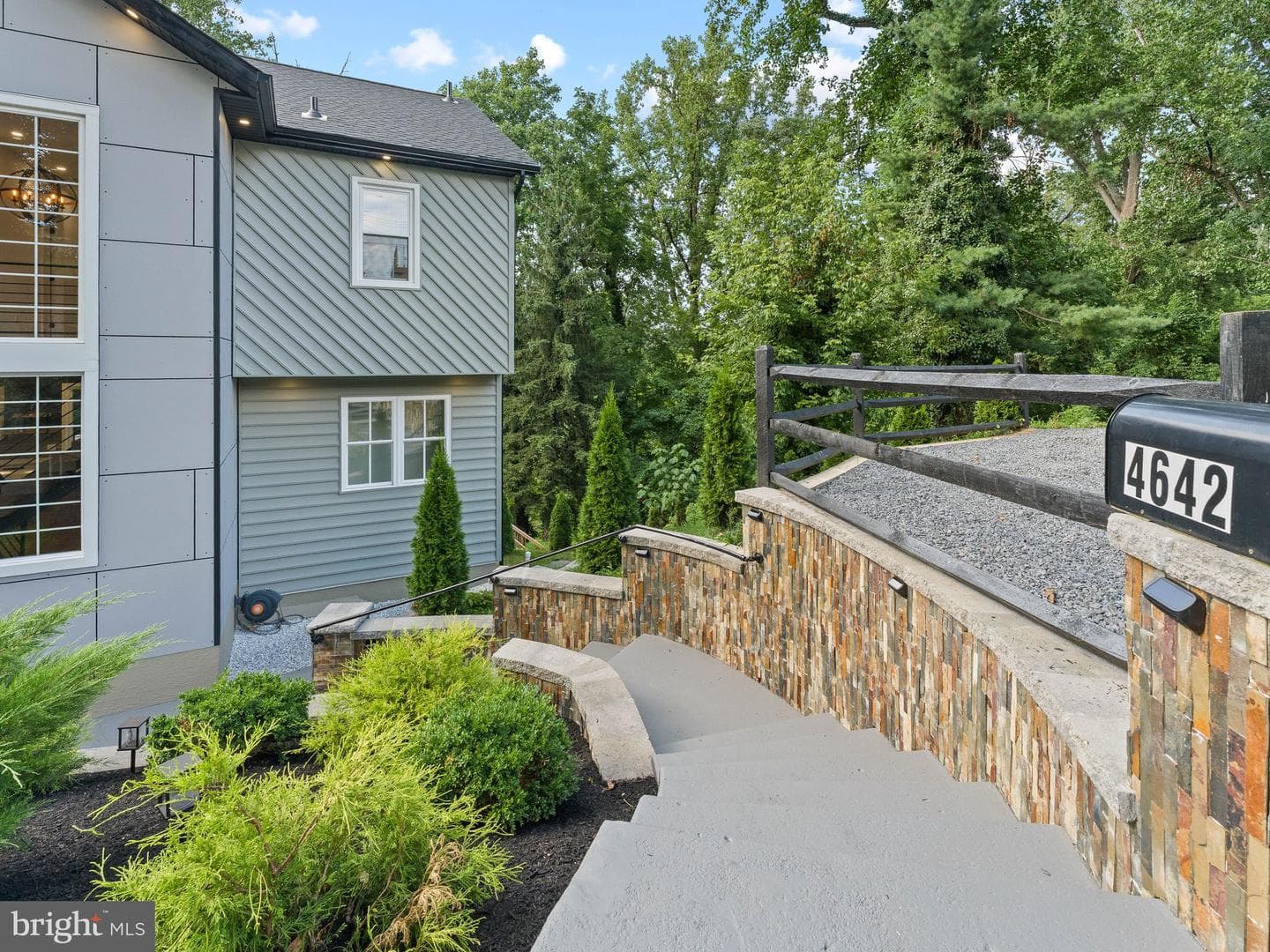 4642 Belmont Avenue photo 44