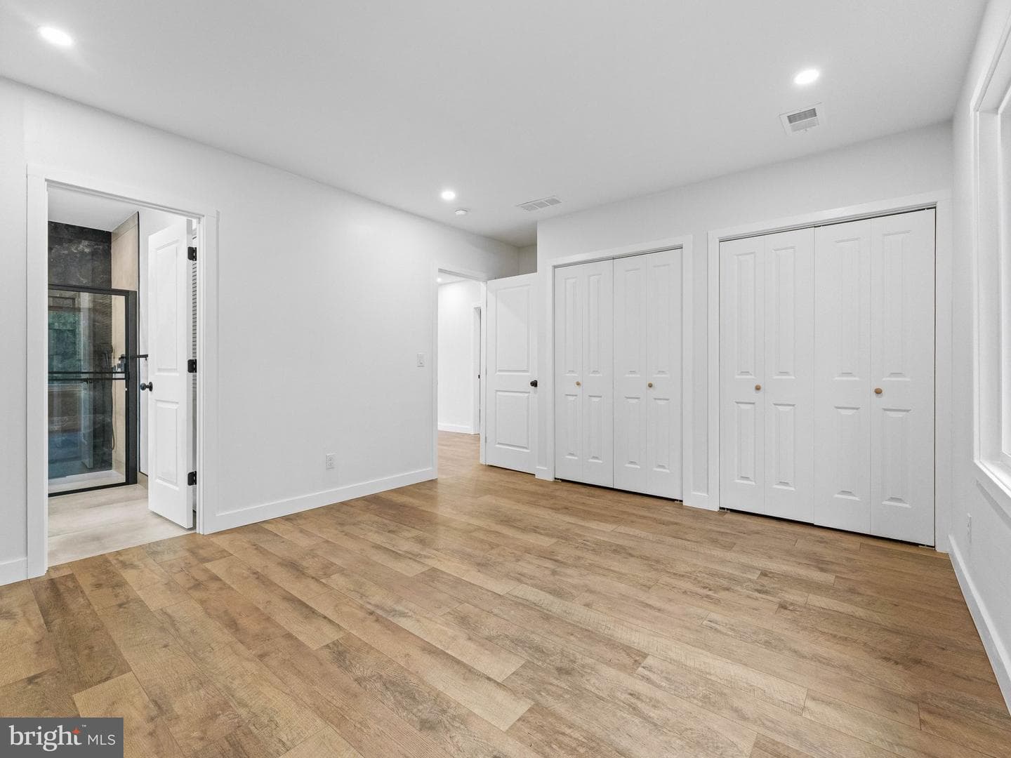 4642 Belmont Avenue photo 58