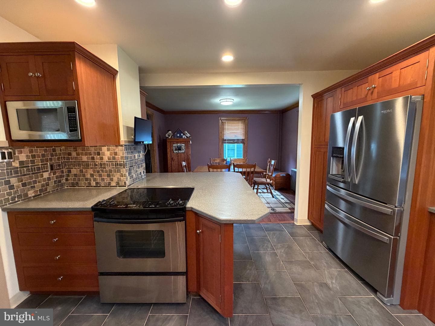 97 Wilson Avenue photo 37