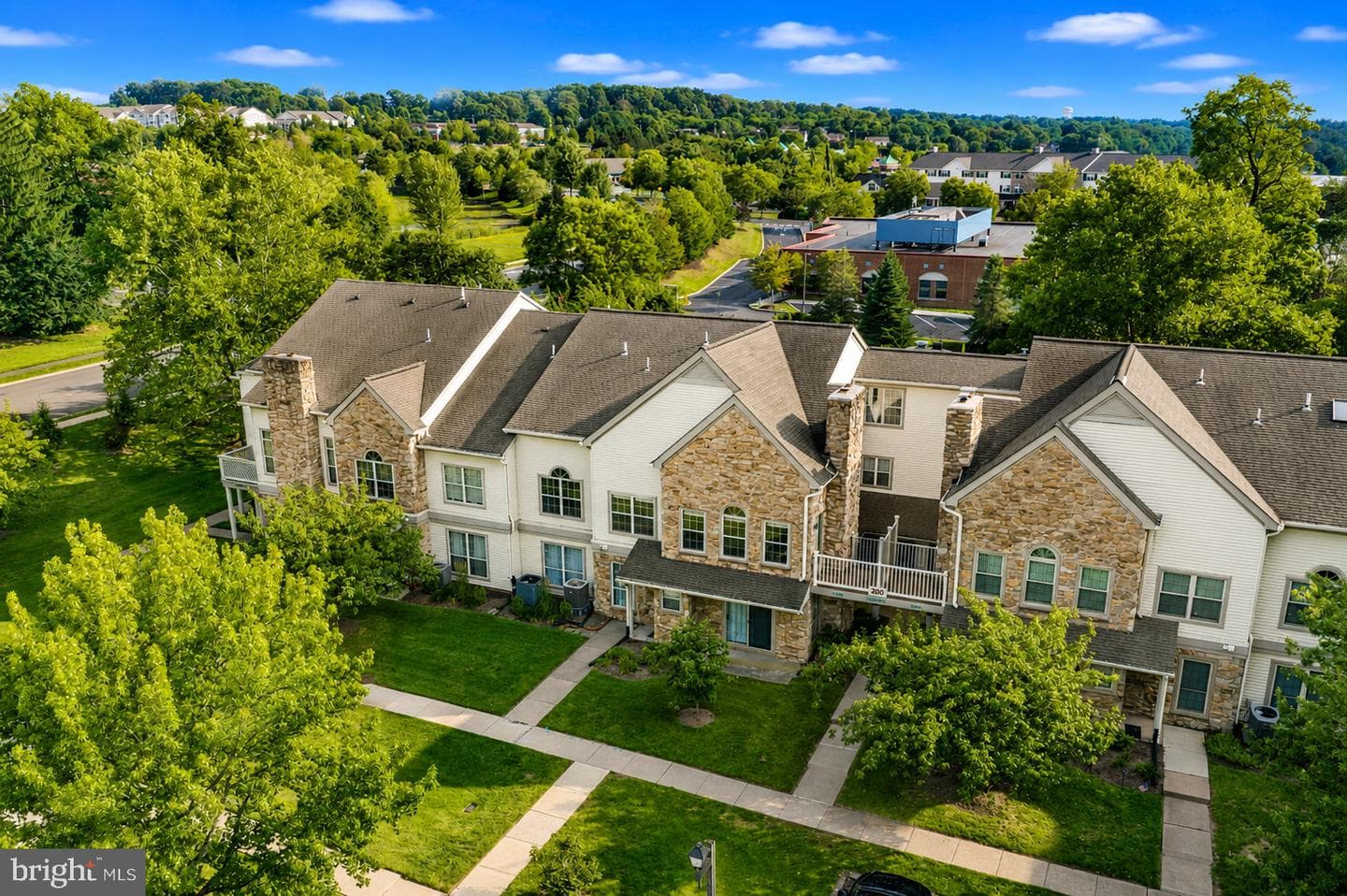206 Remington Court photo 40