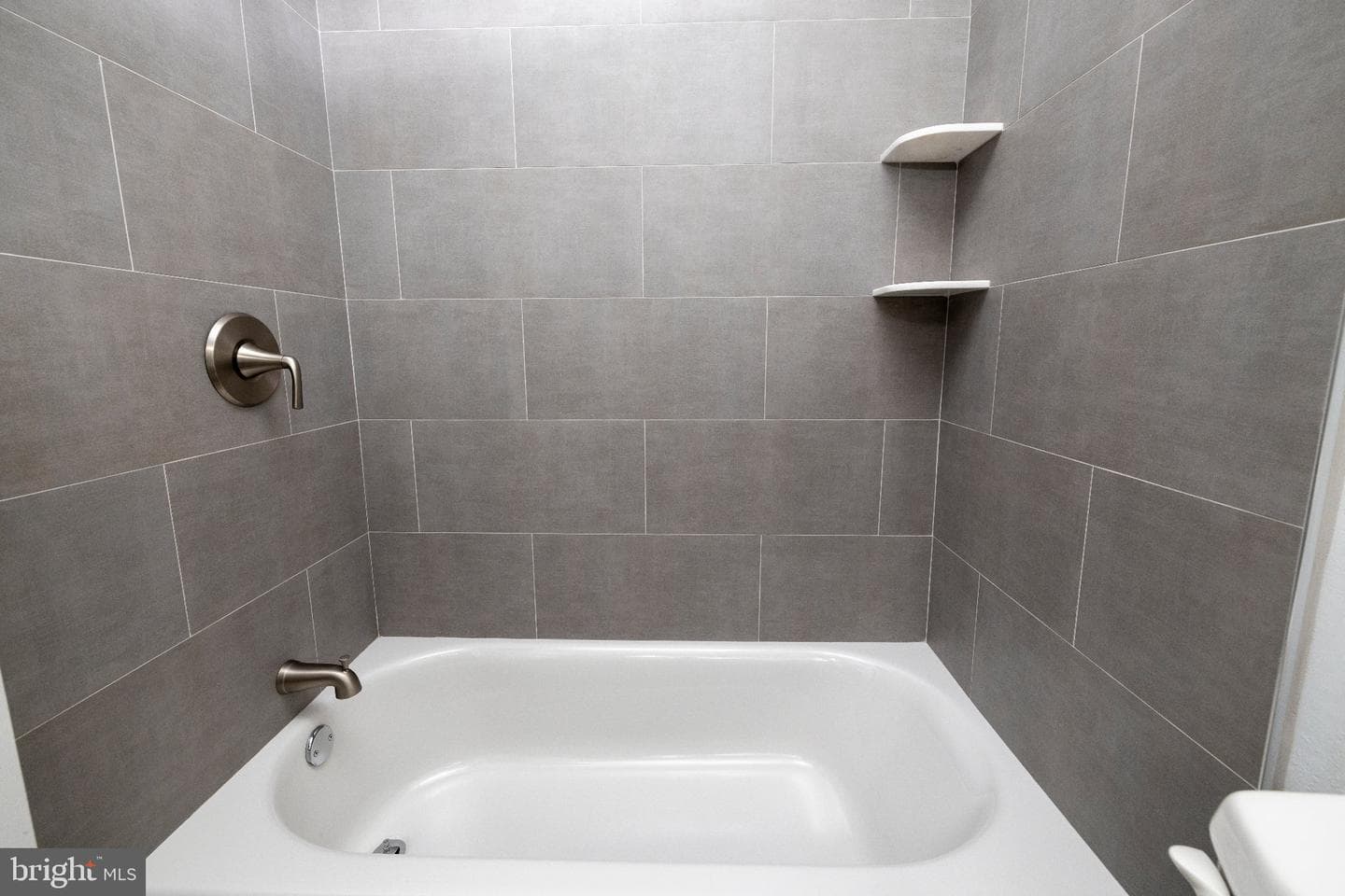 5120 Leeward photo 22