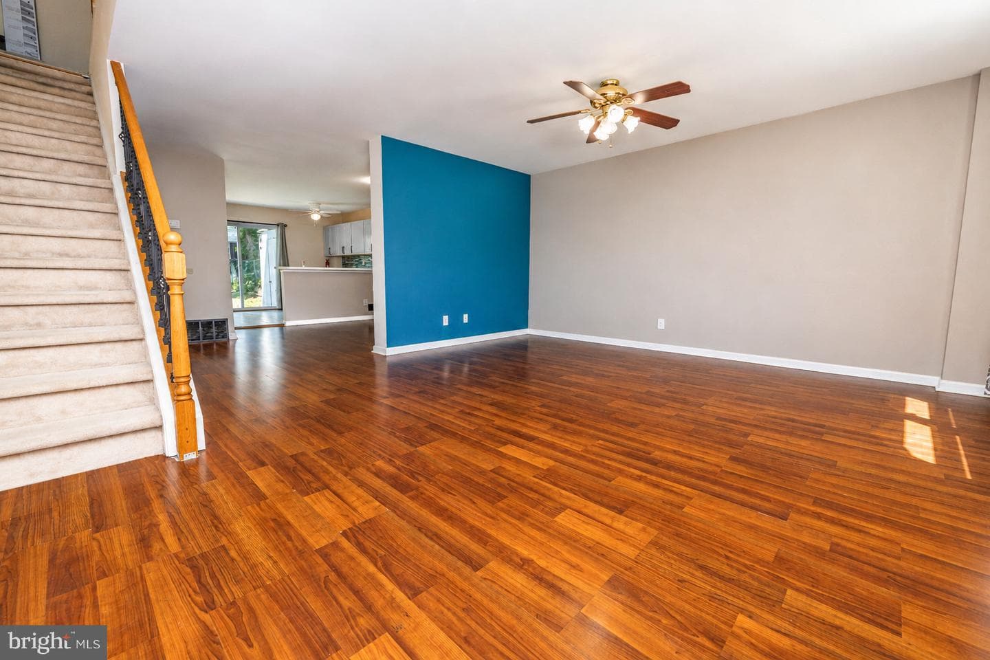 5120 Leeward photo 3
