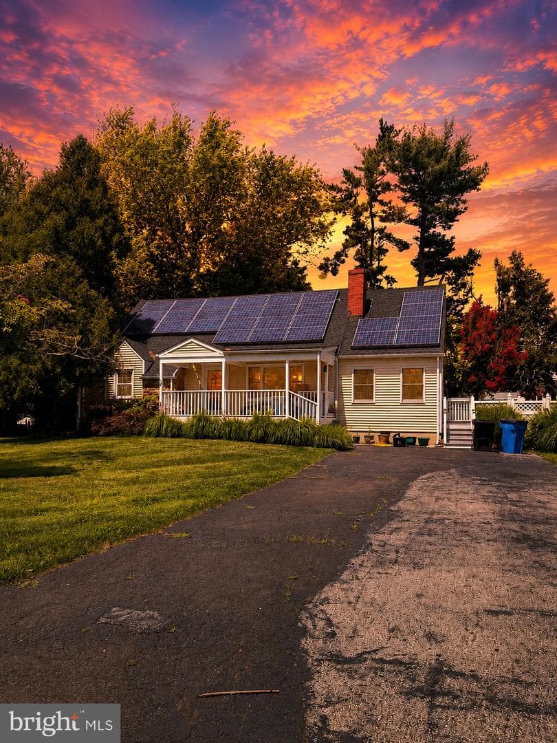 20 Lawndale Drive photo 1