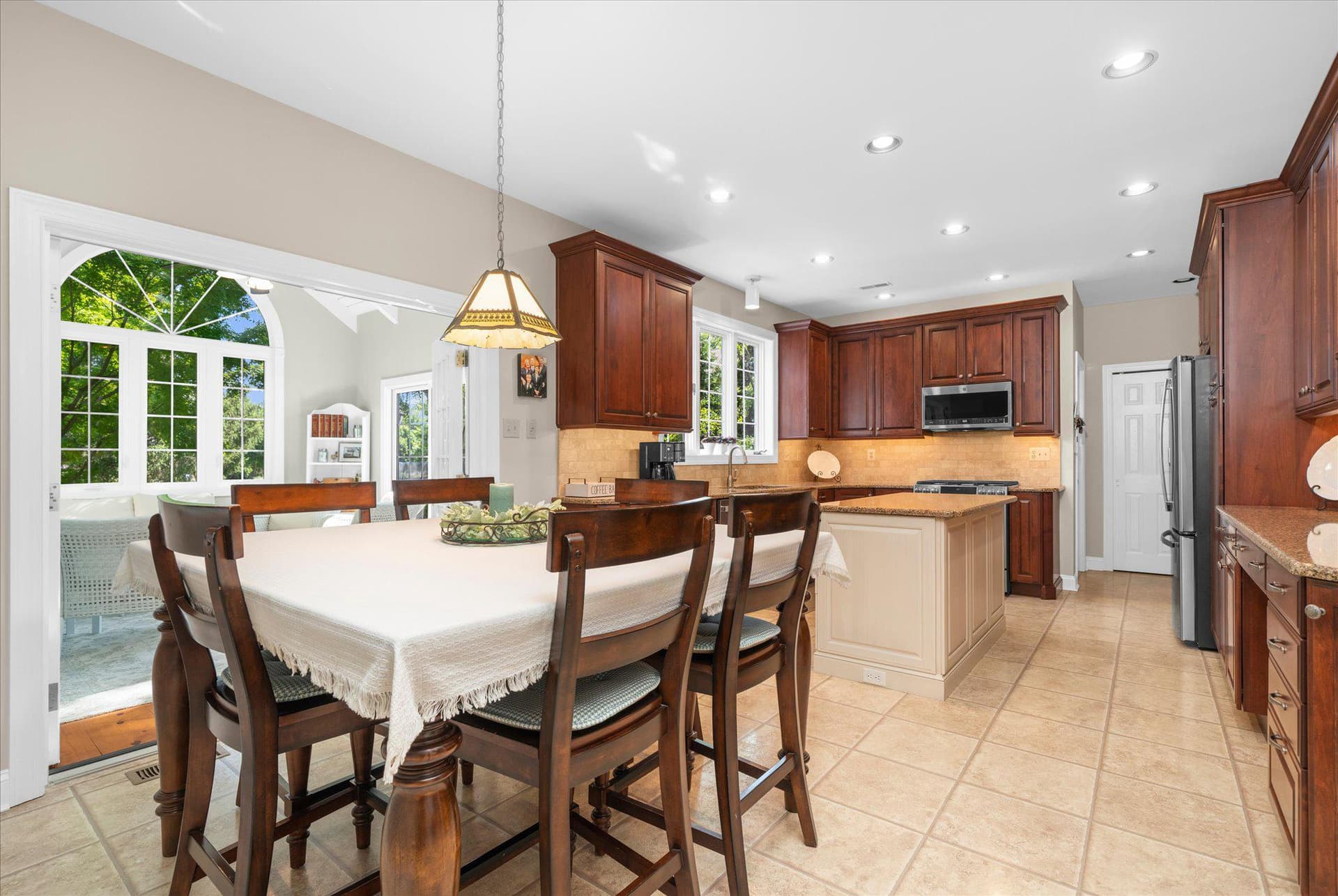 2028 Farmview Drive photo 13