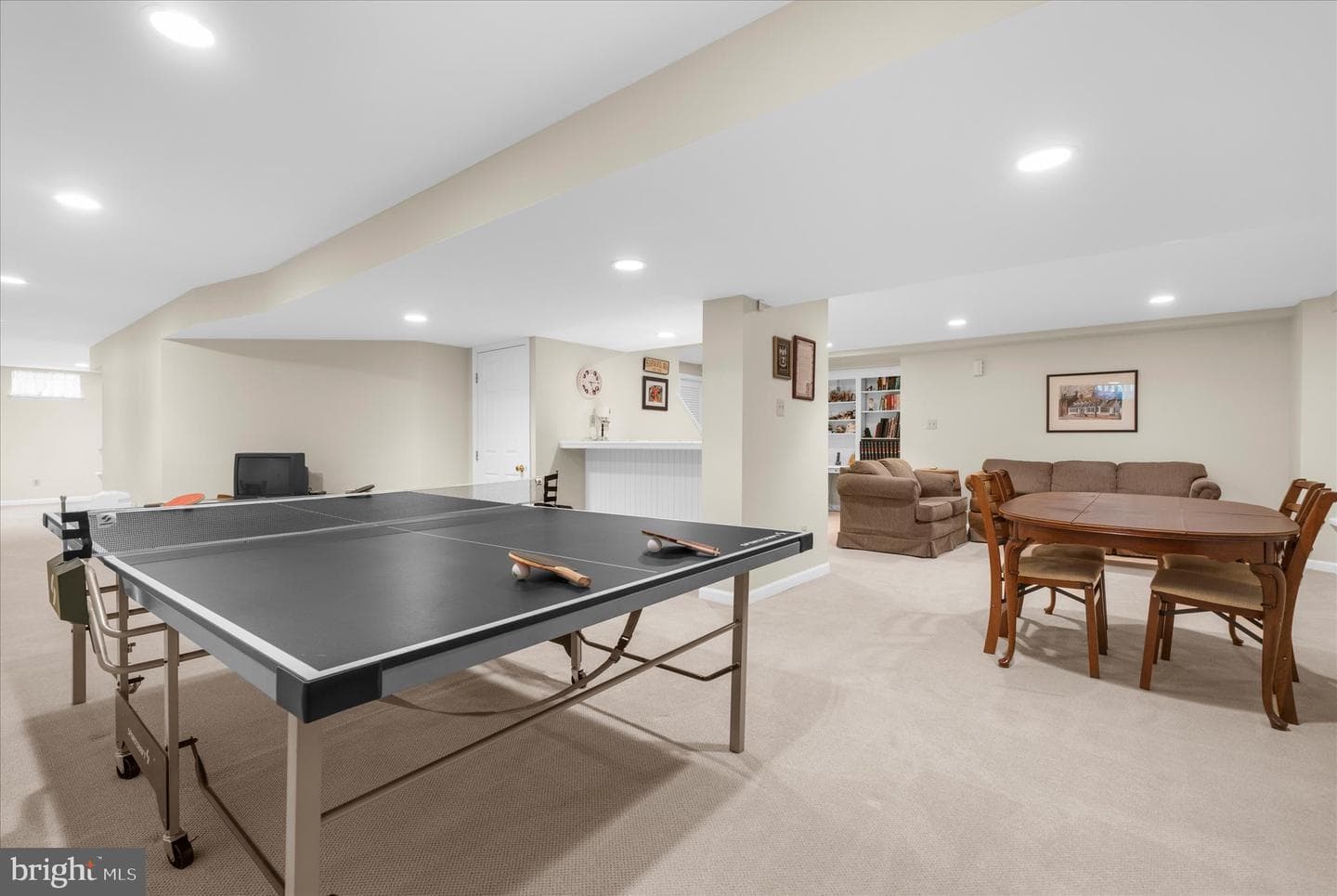 2028 Farmview Drive photo 45