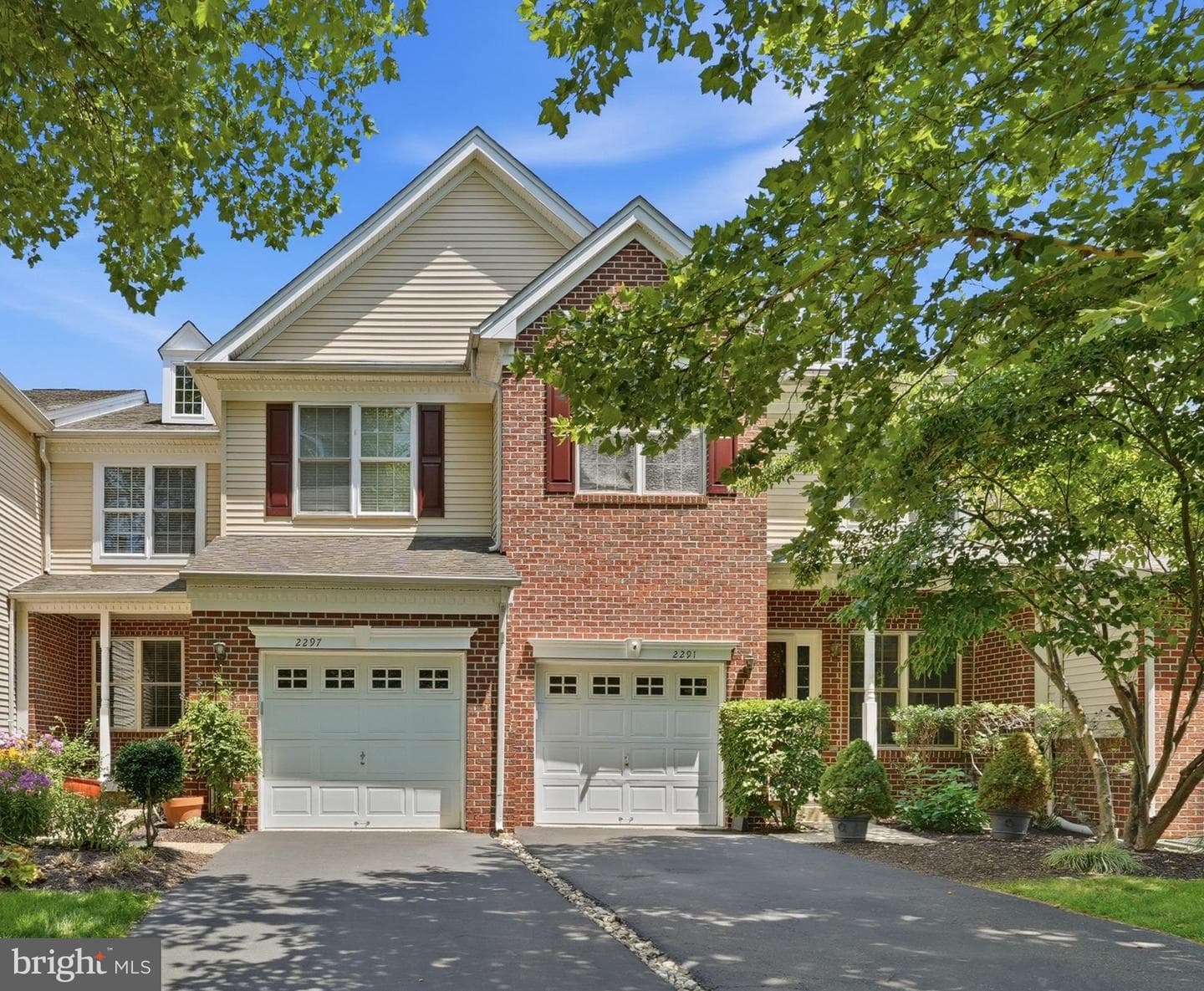 2297 Dorchester Street W #W photo 1