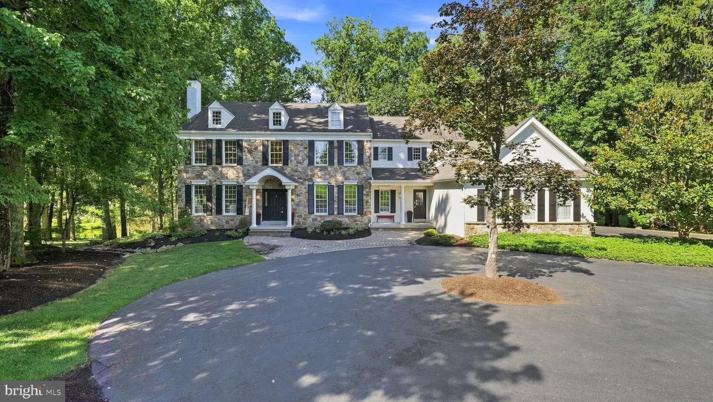 48 Woodside Lane photo 1