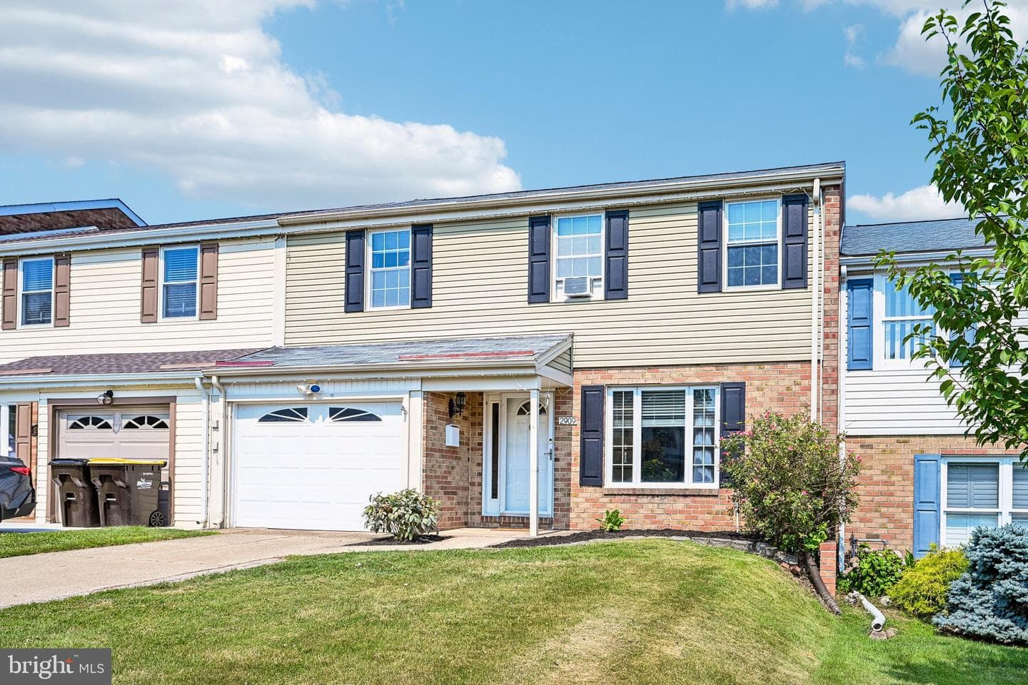 2909 Bunker Hill Court photo 1