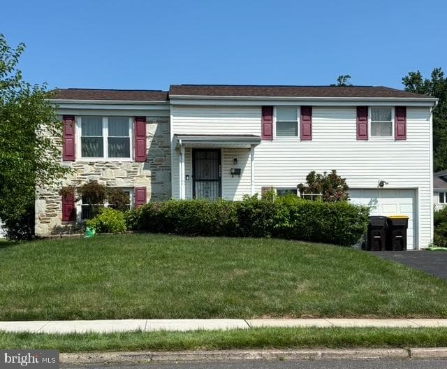 3242 Parkview Drive photo 1