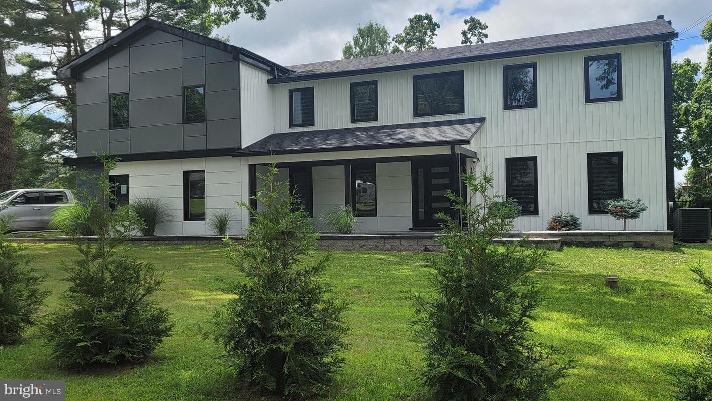 124 Rogers Road photo 1