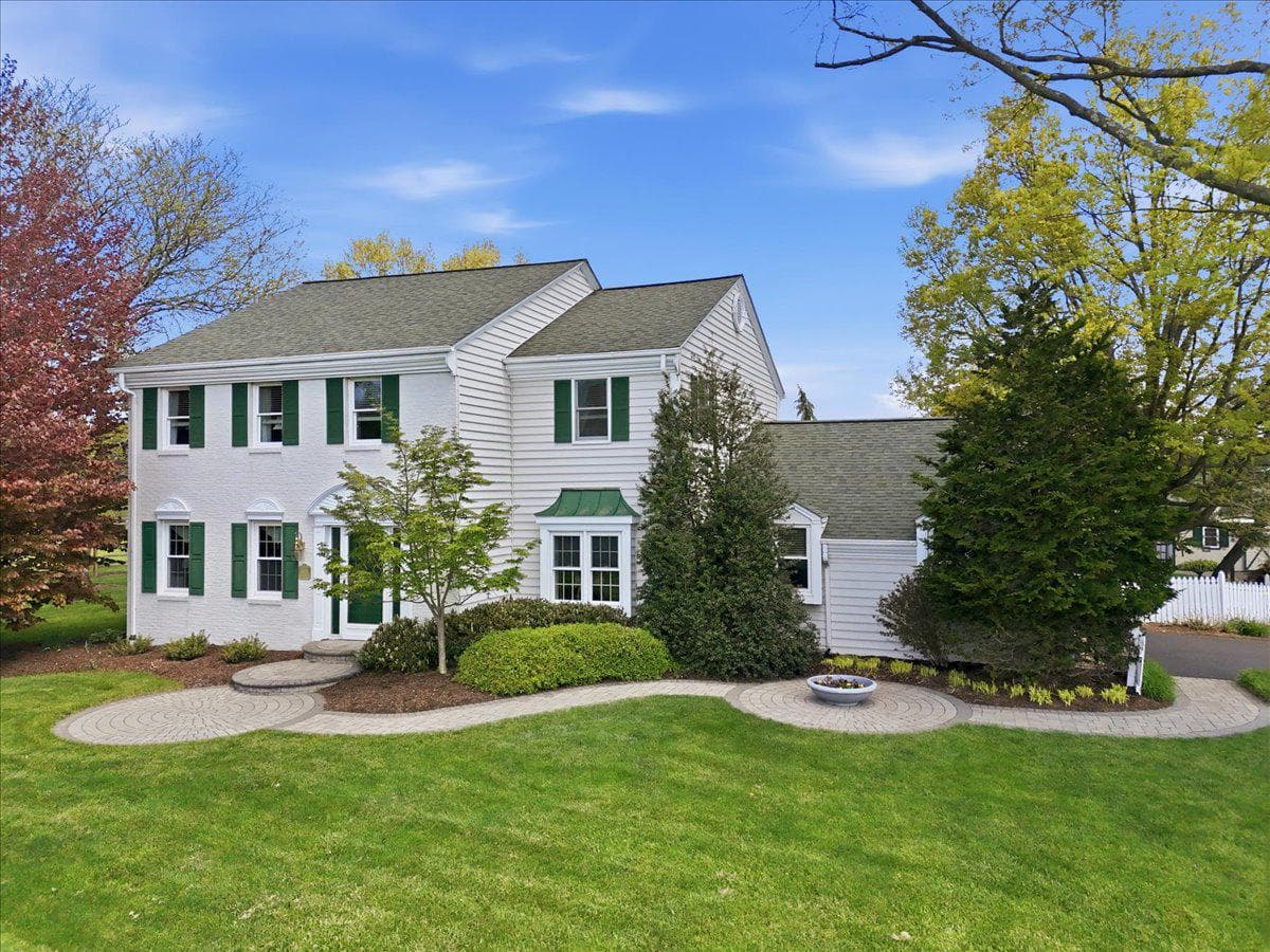 6423 Blueberry Lane photo 1