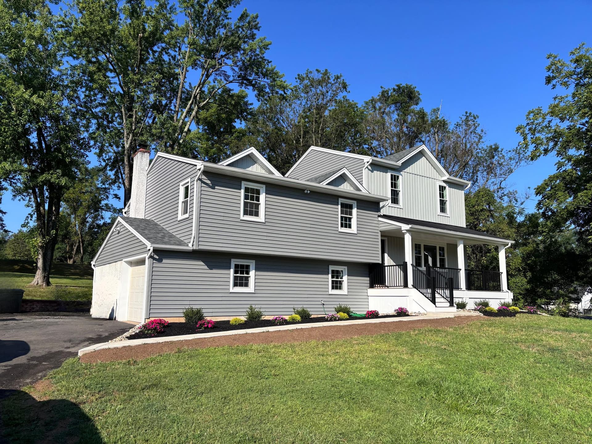 886 Sackettsford Road photo 1