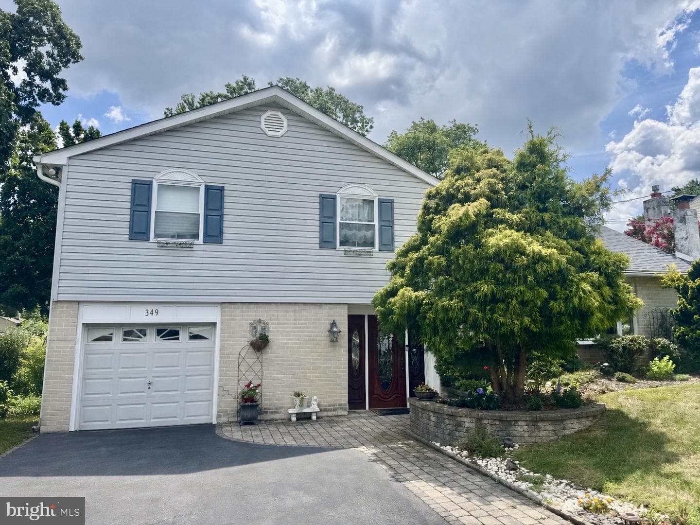 349 Rettop Place photo 1