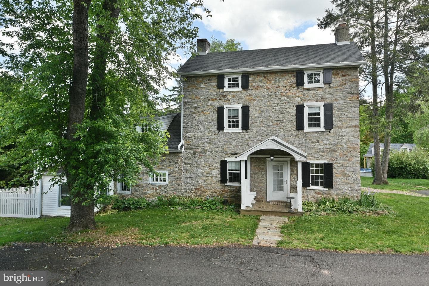 966 Paige Court photo 1