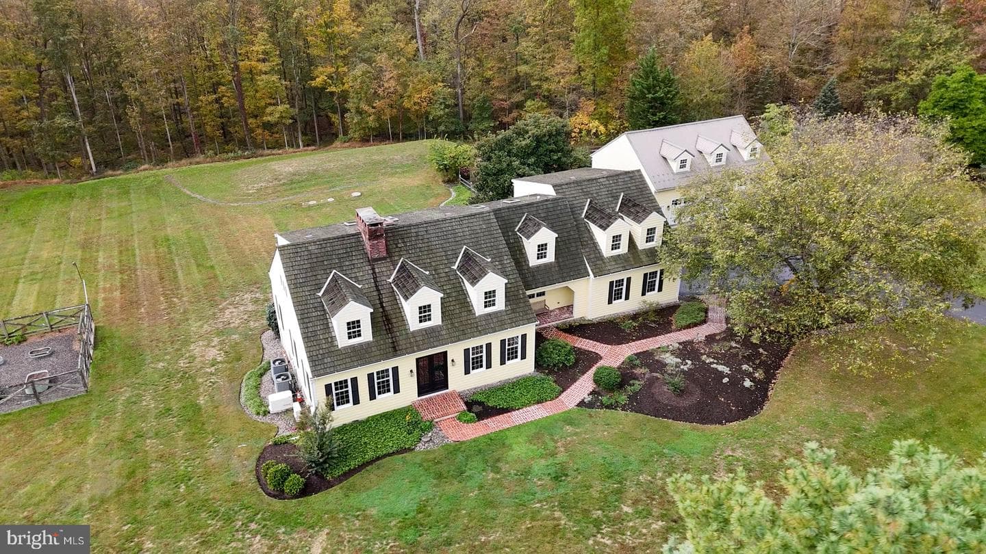 928 Swamp Road photo 1