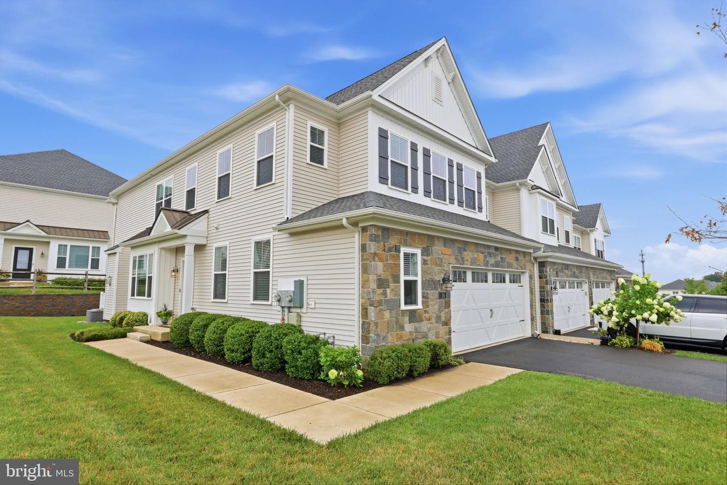 24 Spring Mill Road photo 1