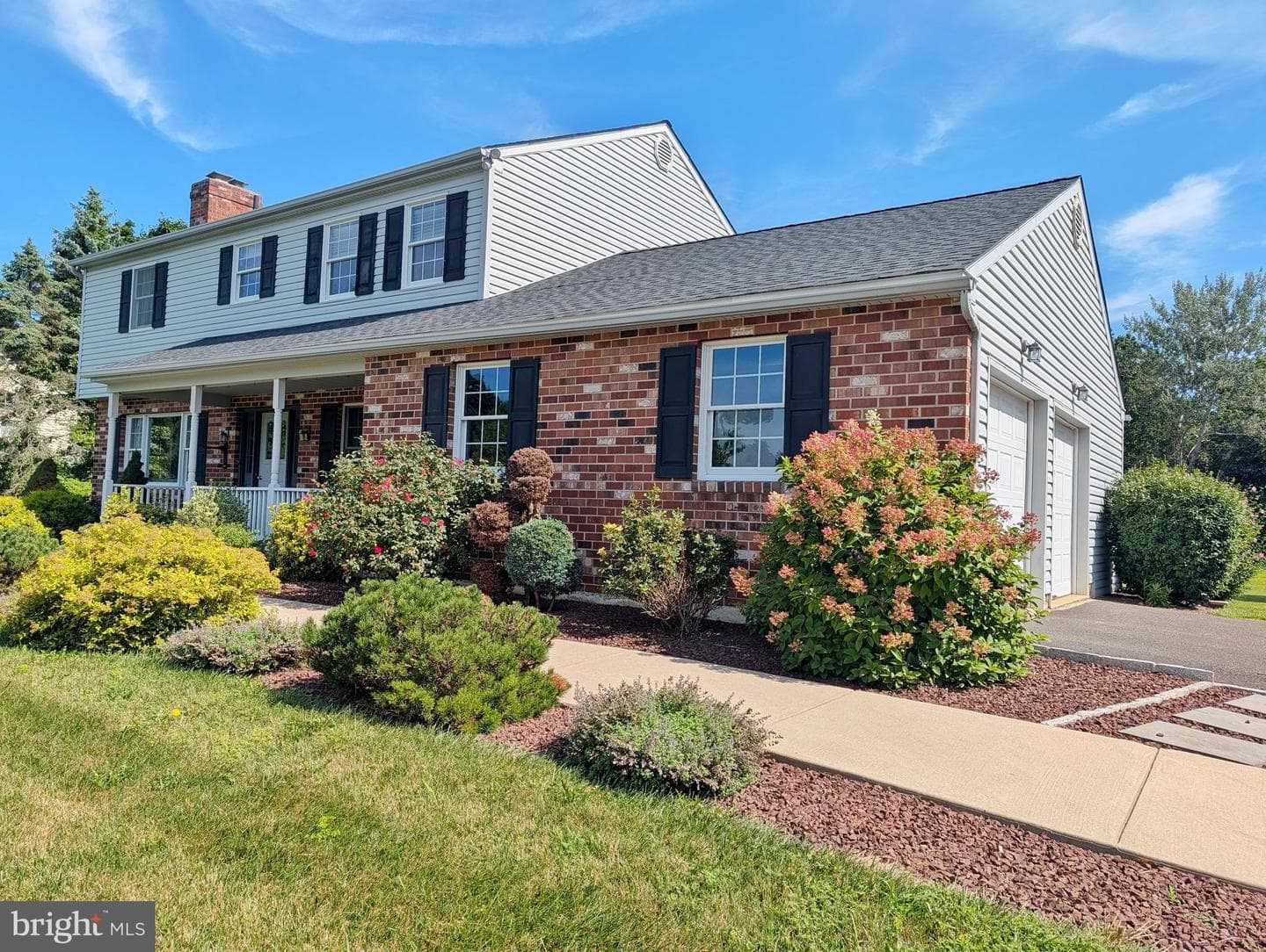 4 Tiffany Drive photo 1