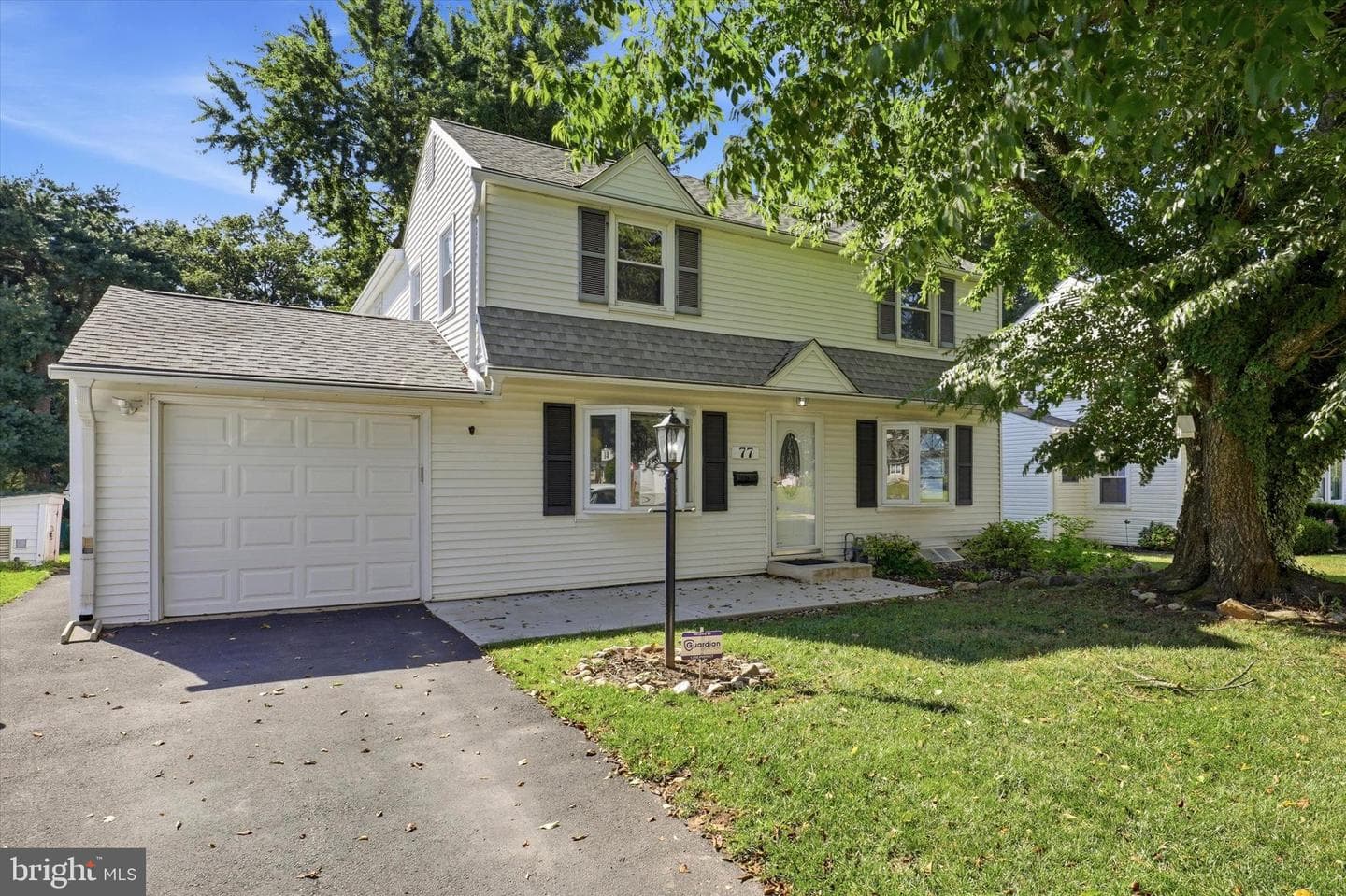 77 Woodlawn Road photo 1