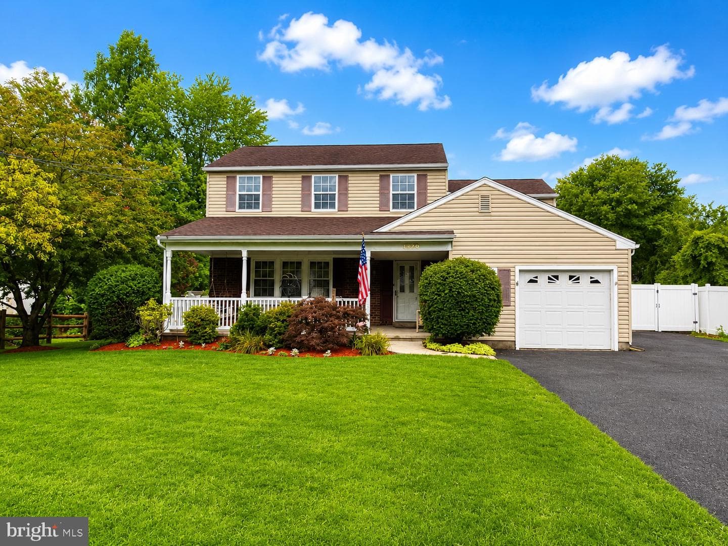 1826 Roan Drive photo 1