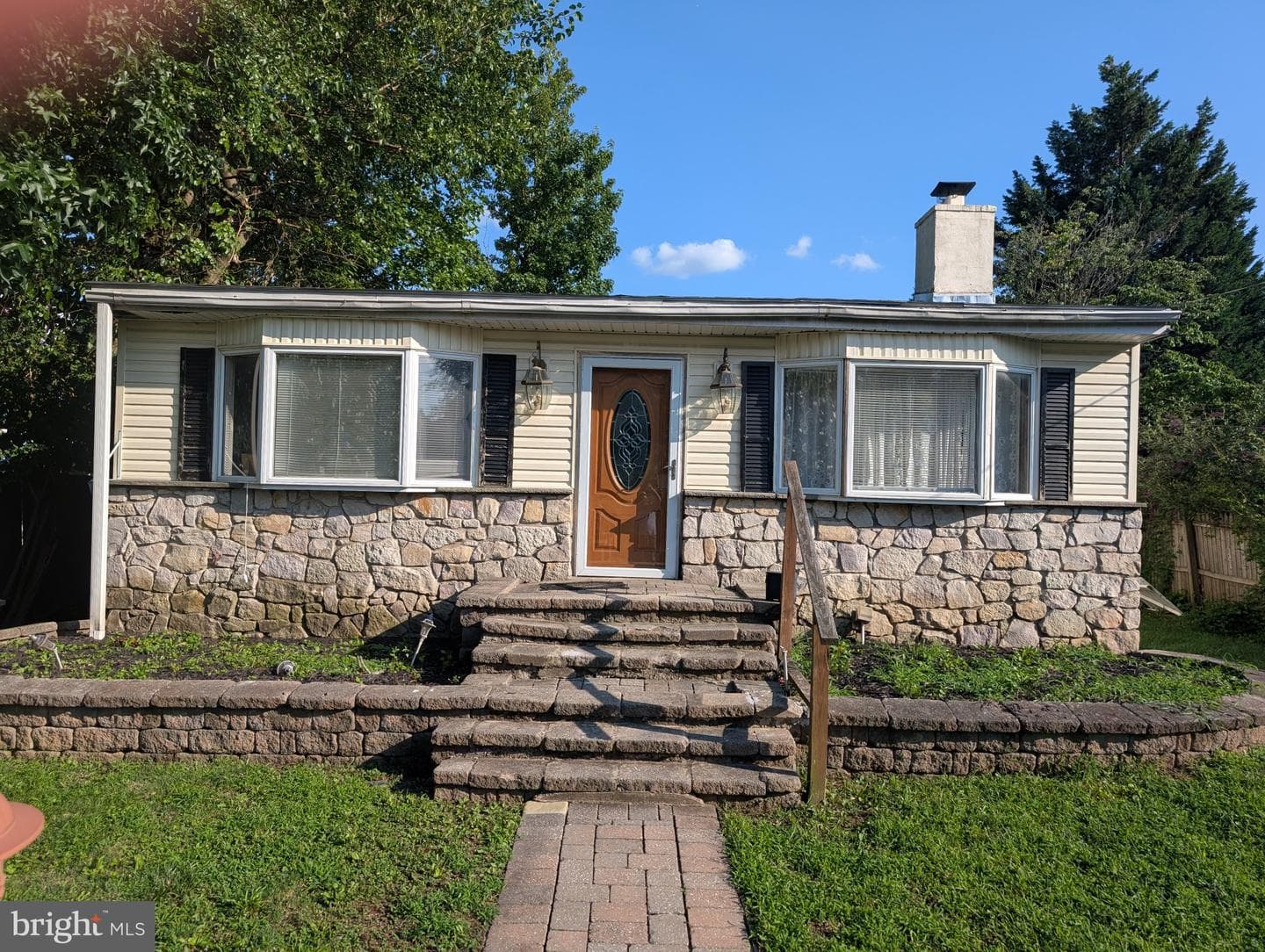 2651 Finley Avenue photo 1
