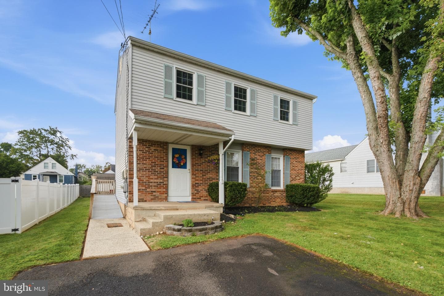 325 Cedar Street photo 1