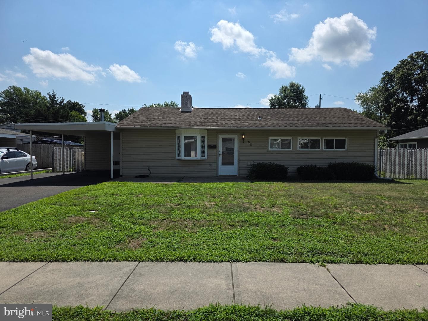 32 Young Birch Road photo 1