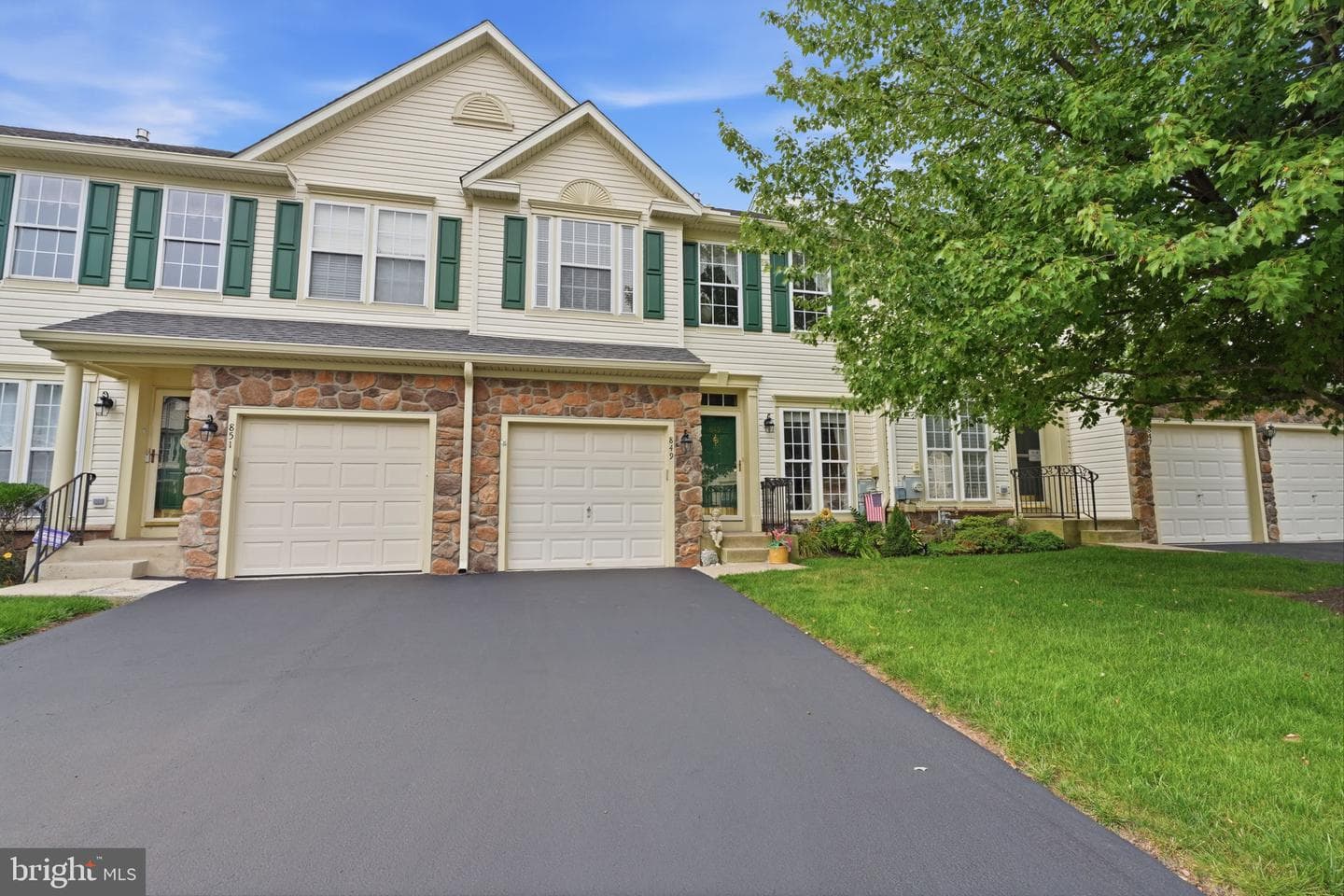 849 Geranium Drive photo 1