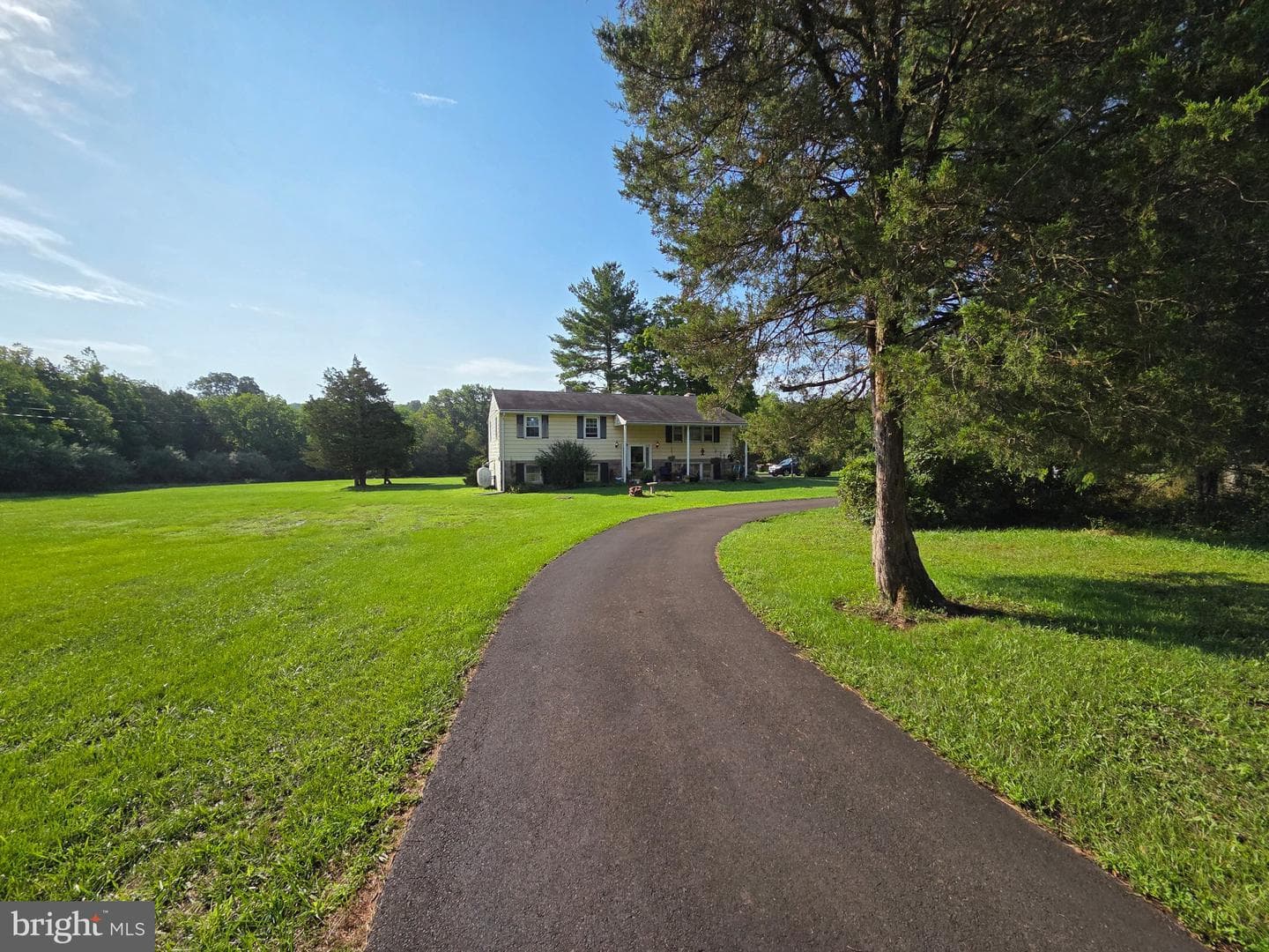 125 E Dark Hollow Road Road photo 1