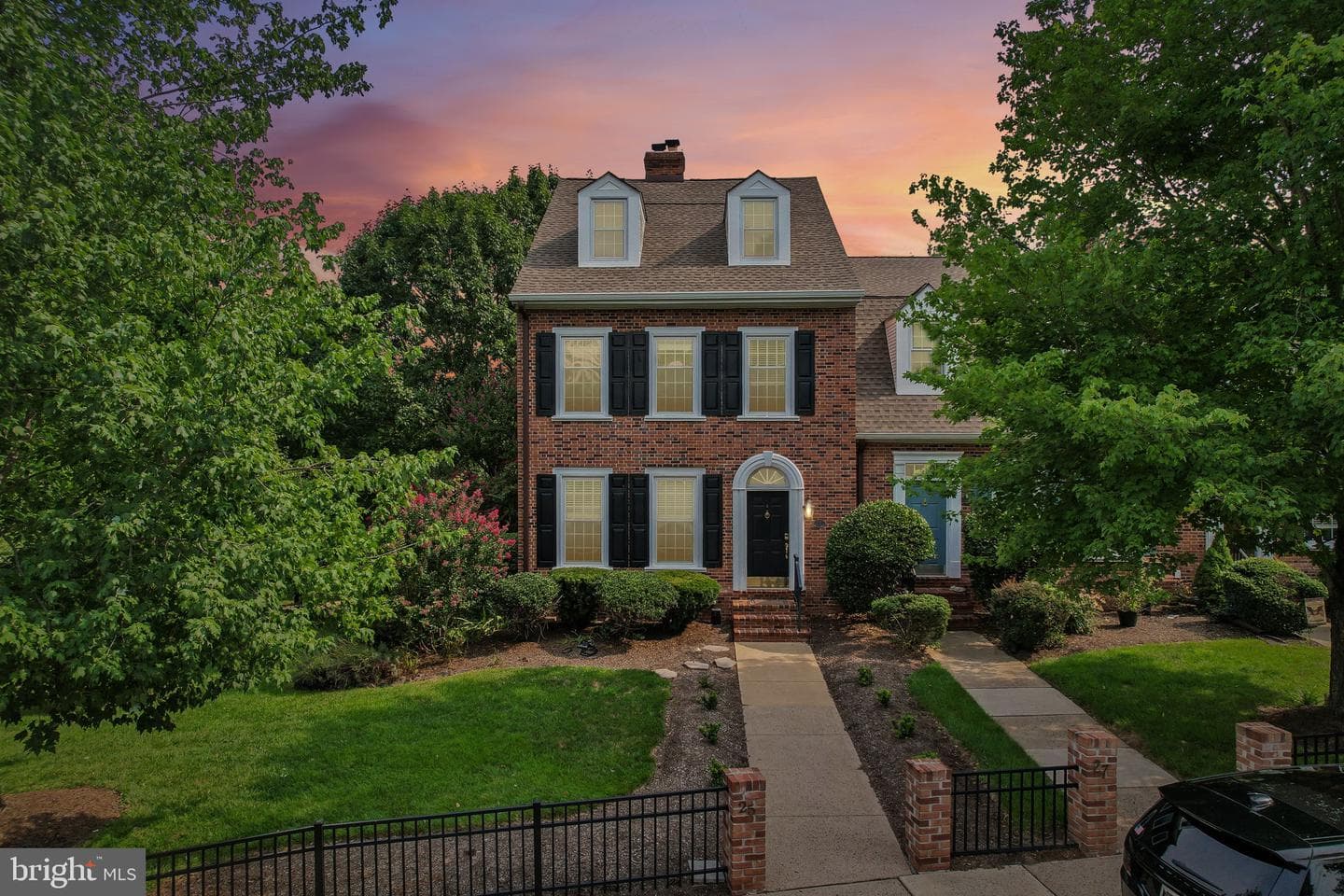 25 Commanders Drive photo 1