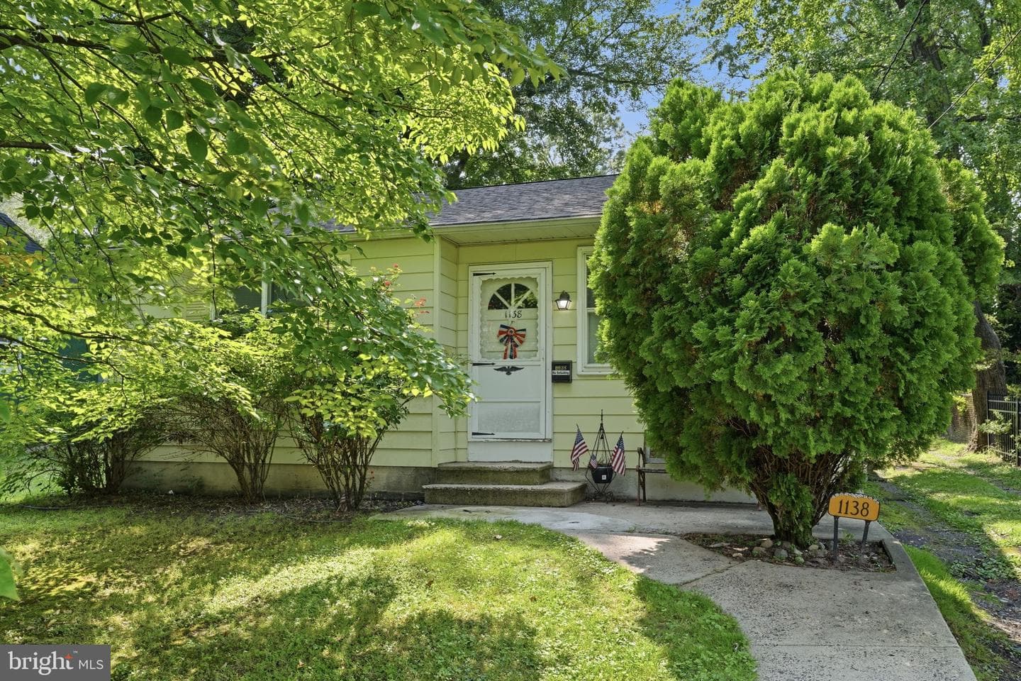 1138 Sunset Lane photo 1