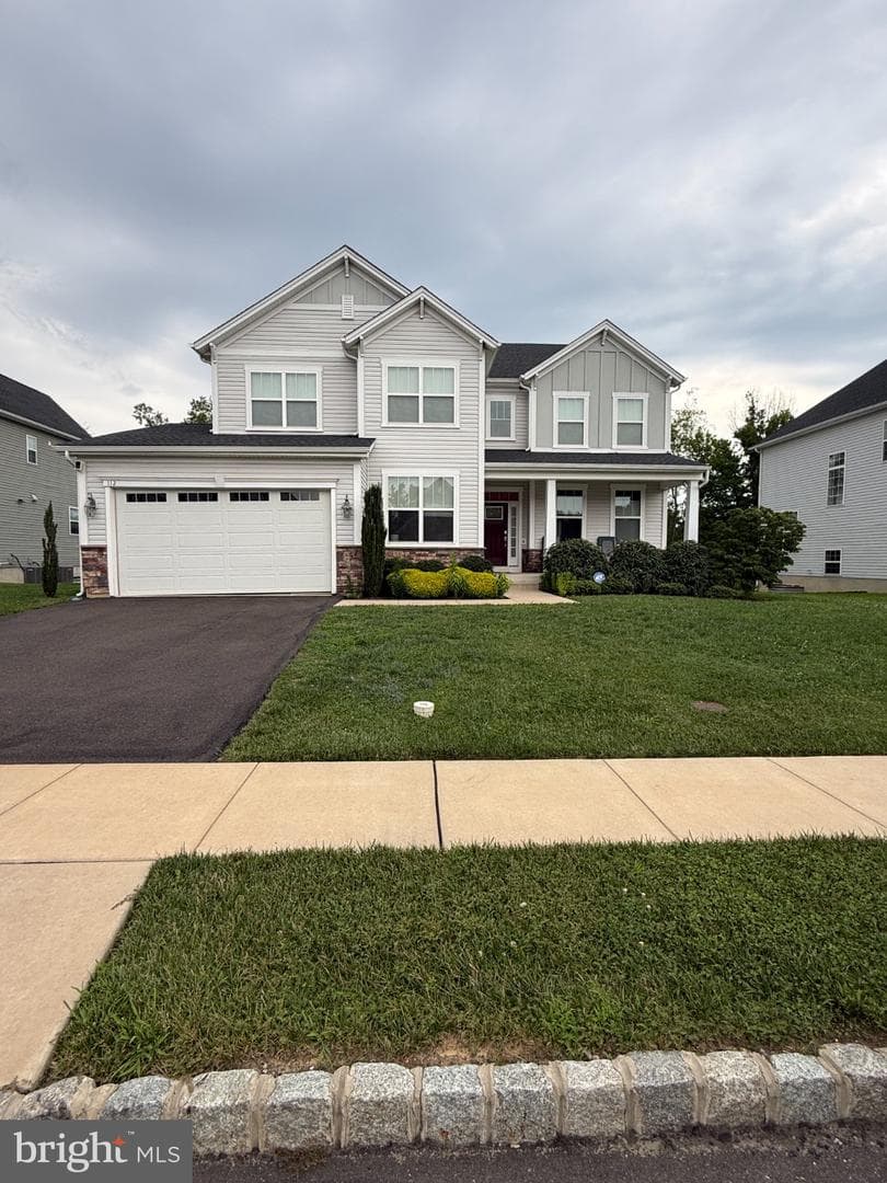112 Derby Lane photo 1