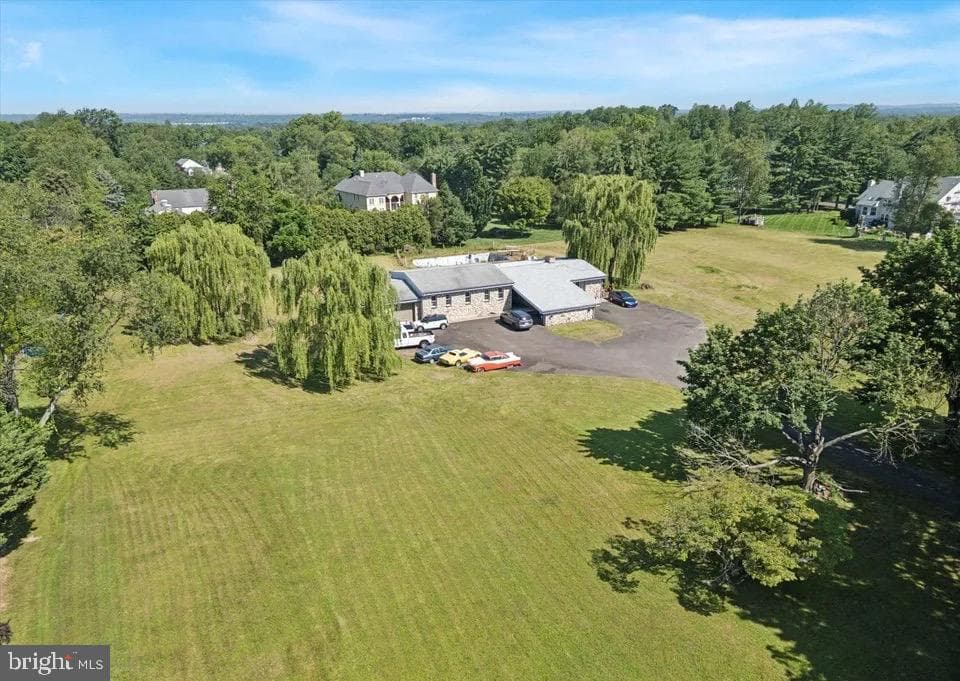 290 Hatboro Road photo 1