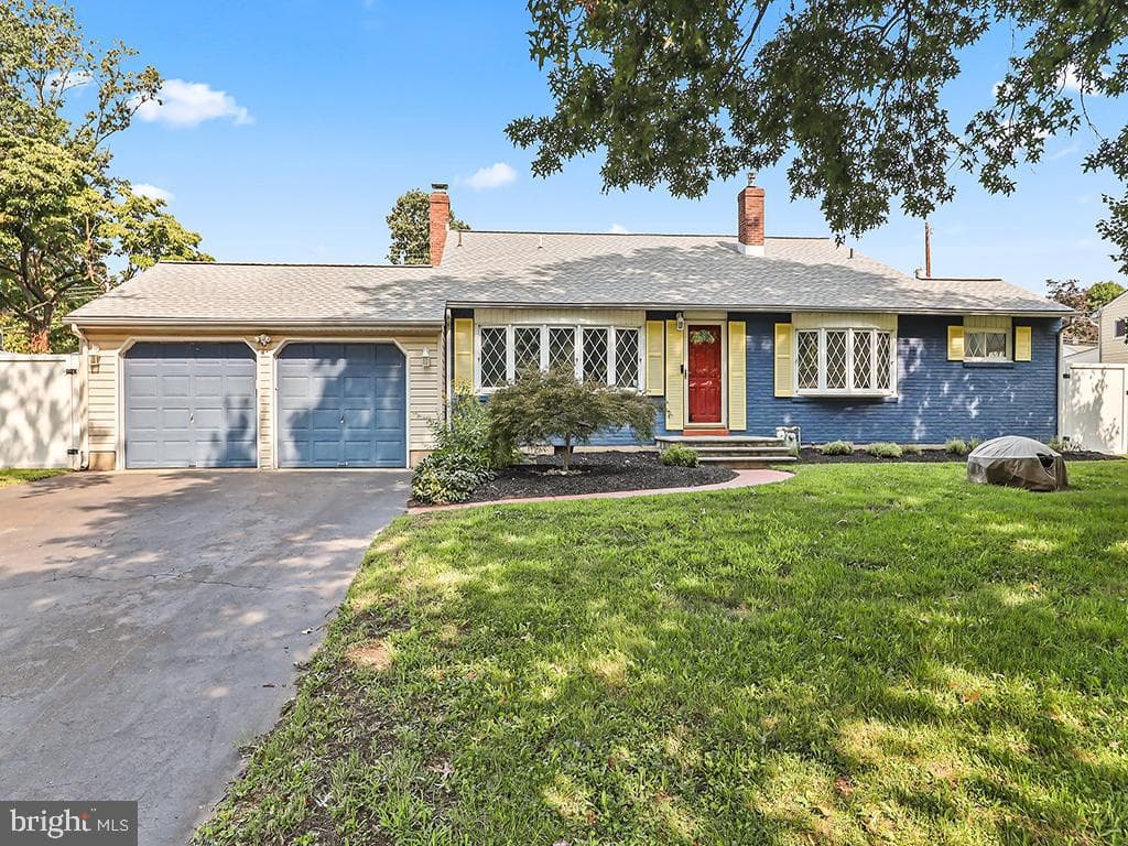 81 Manor Lane #S. photo 1
