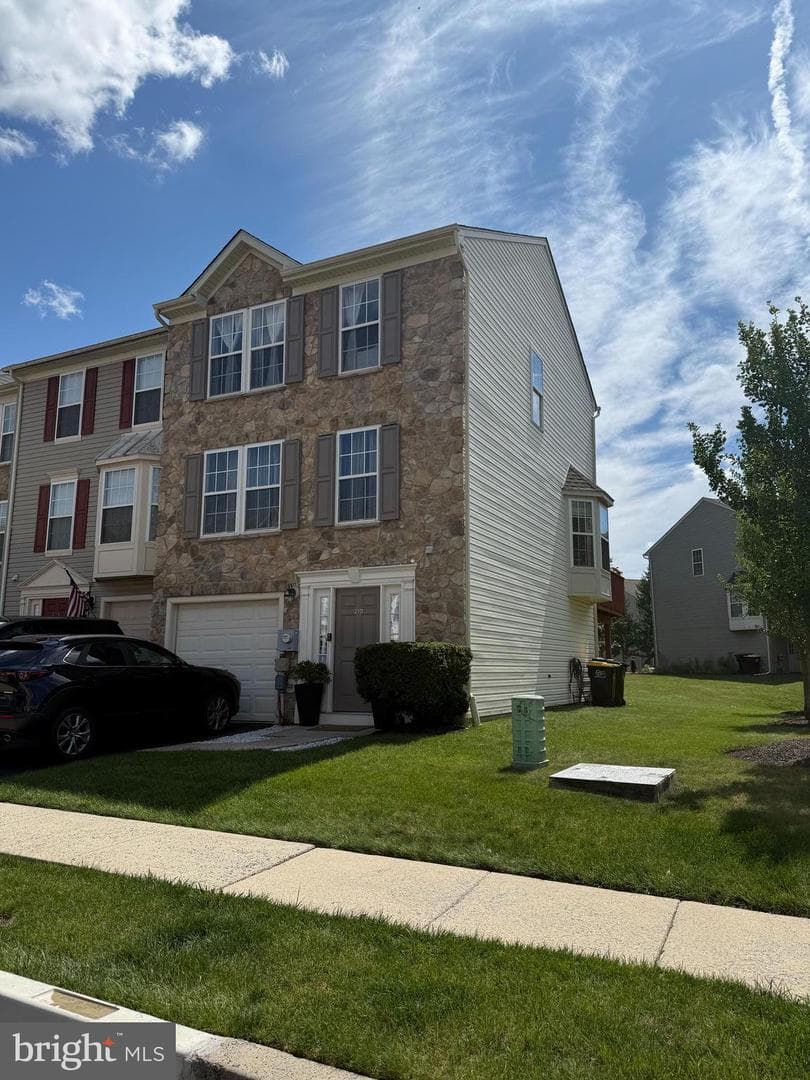 210 Windsor Court photo 1