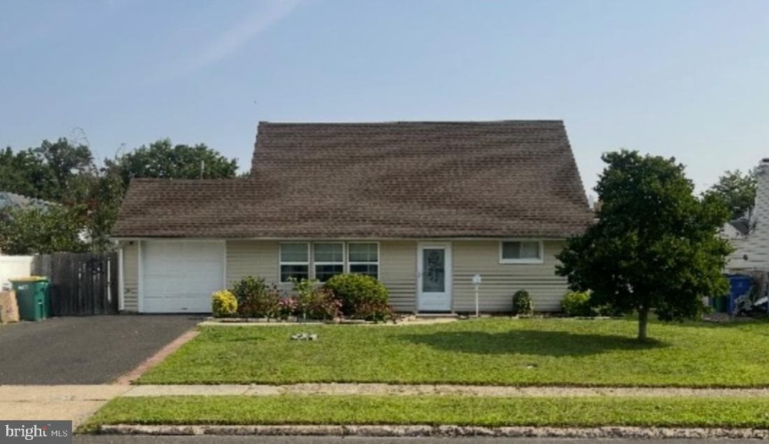 54 Mayflower Road photo 1