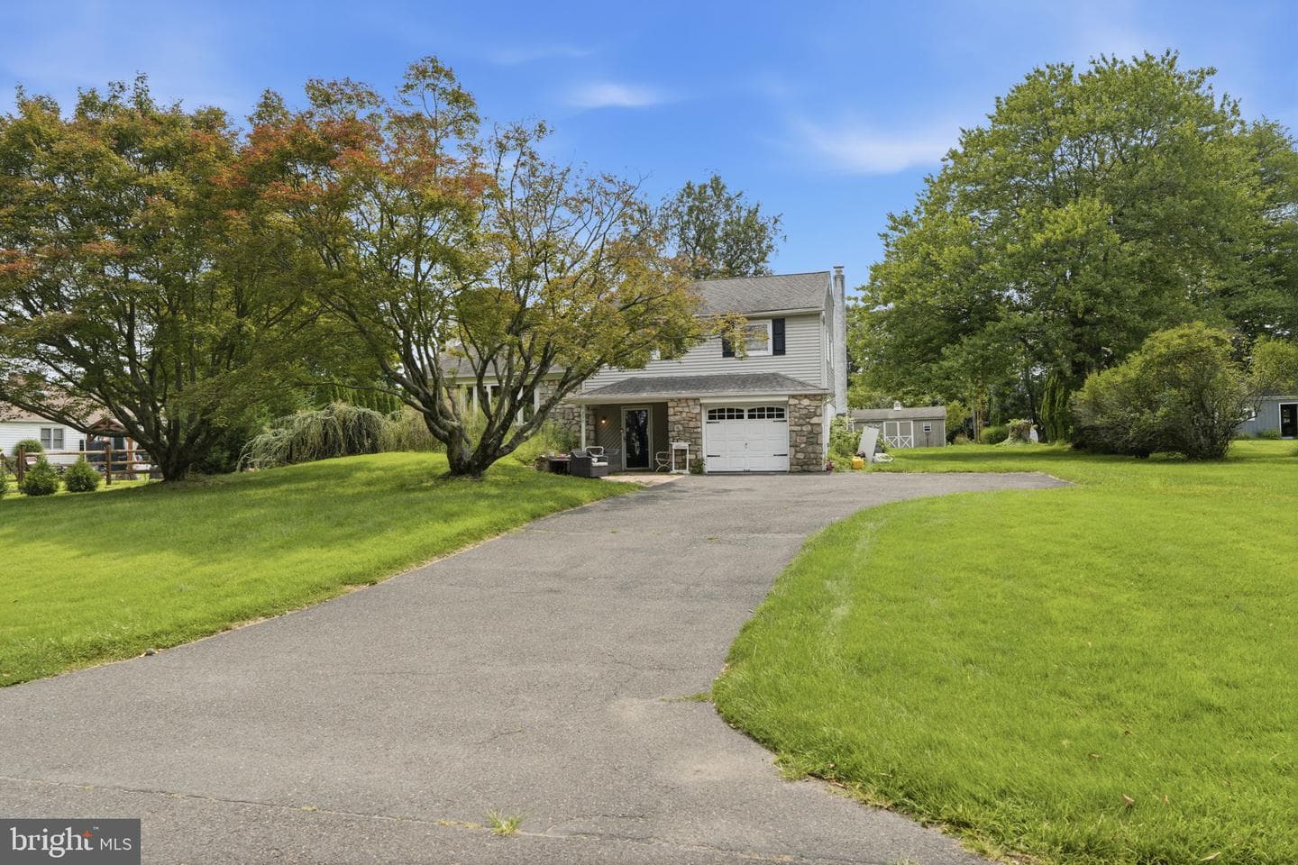 295 Doris Avenue photo 1