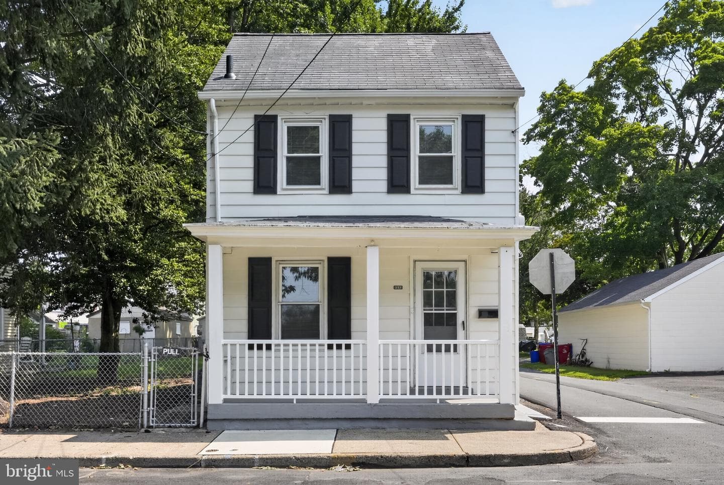 517 Maple Street photo 1