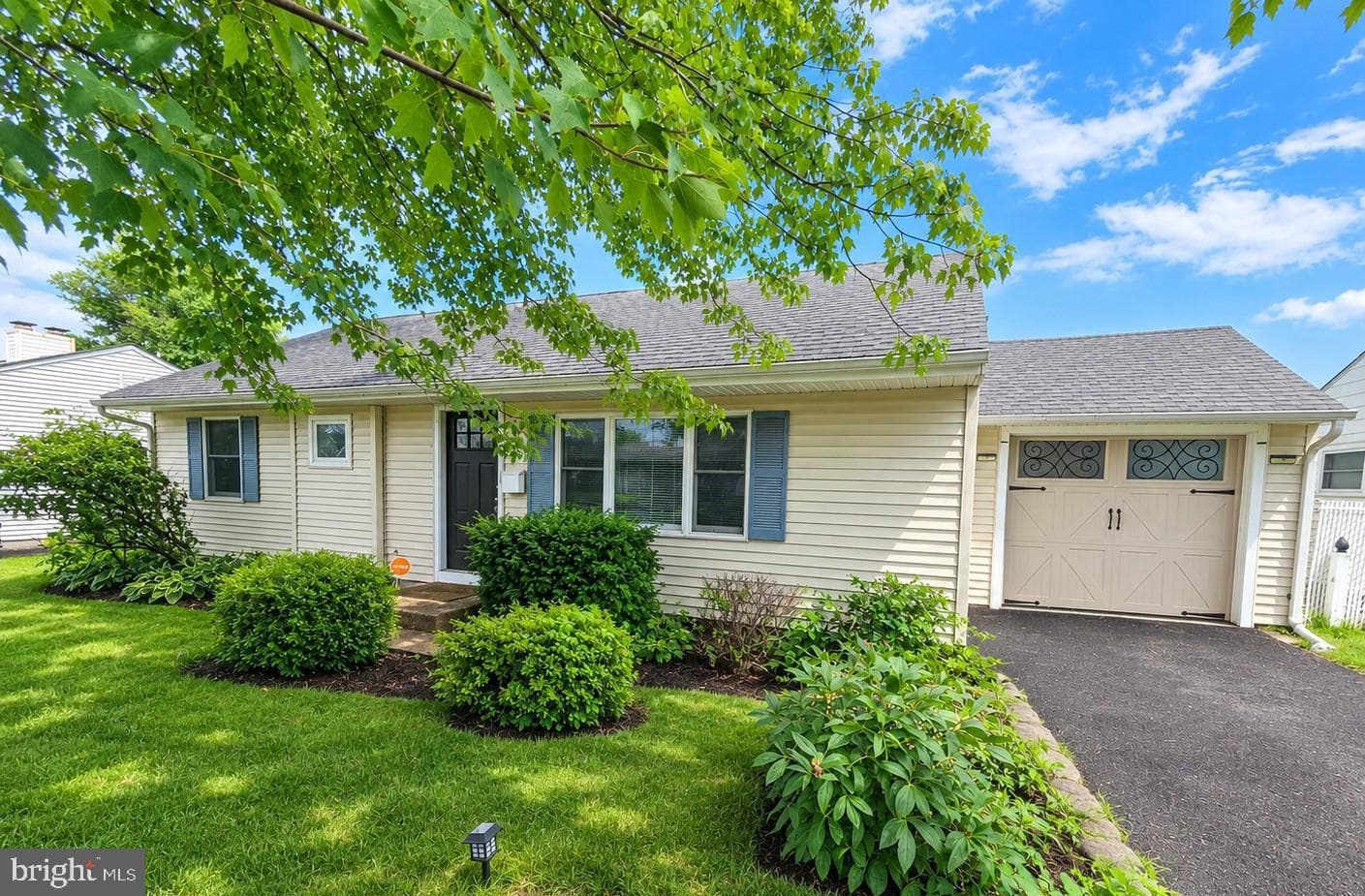 224 Guilford Road photo 1