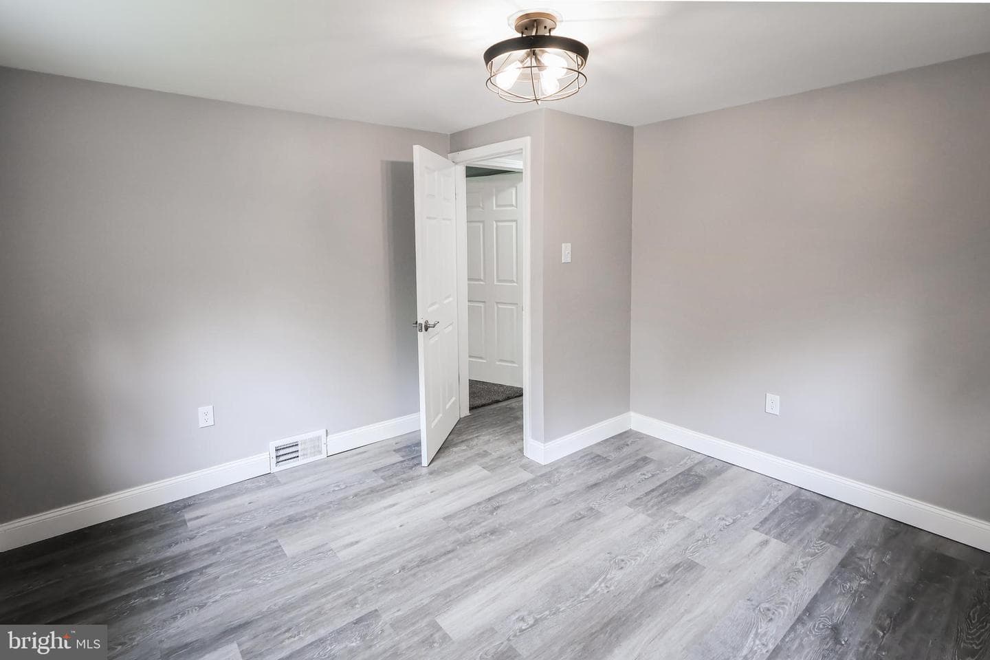 989 Blackhawk Road photo 15