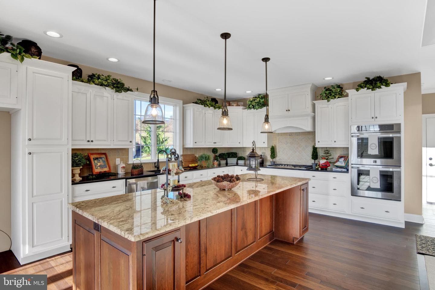 315 Pennington Drive photo 6