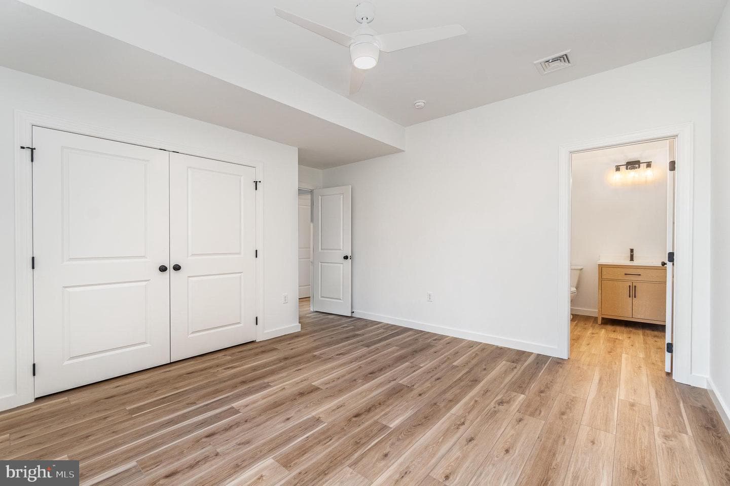 2077 Reservoir Drive photo 22