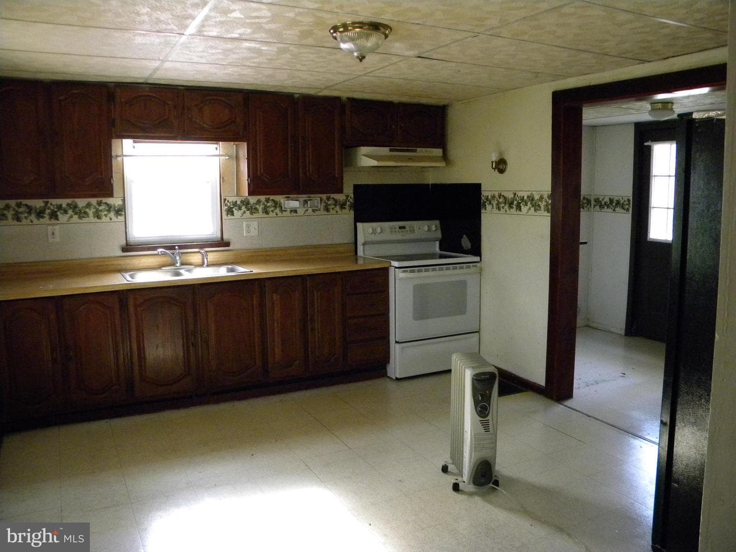 928 Goodyear Road photo 2