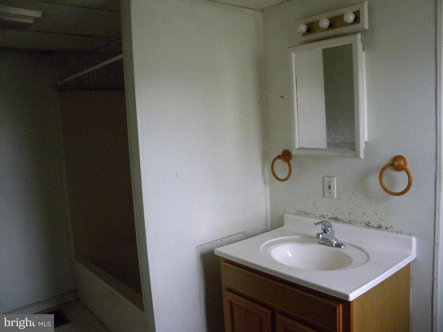 928 Goodyear Road photo 7