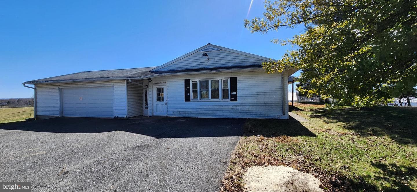 711 Longs Gap Road photo 2