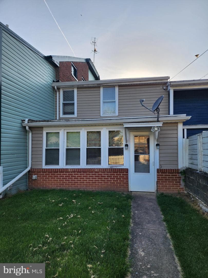 135 S West Street photo 3