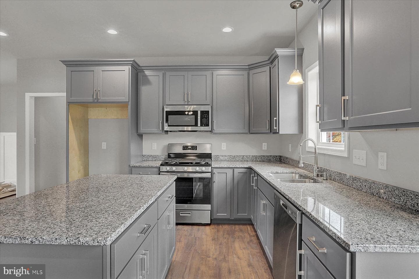 225 Westgate Drive photo 26