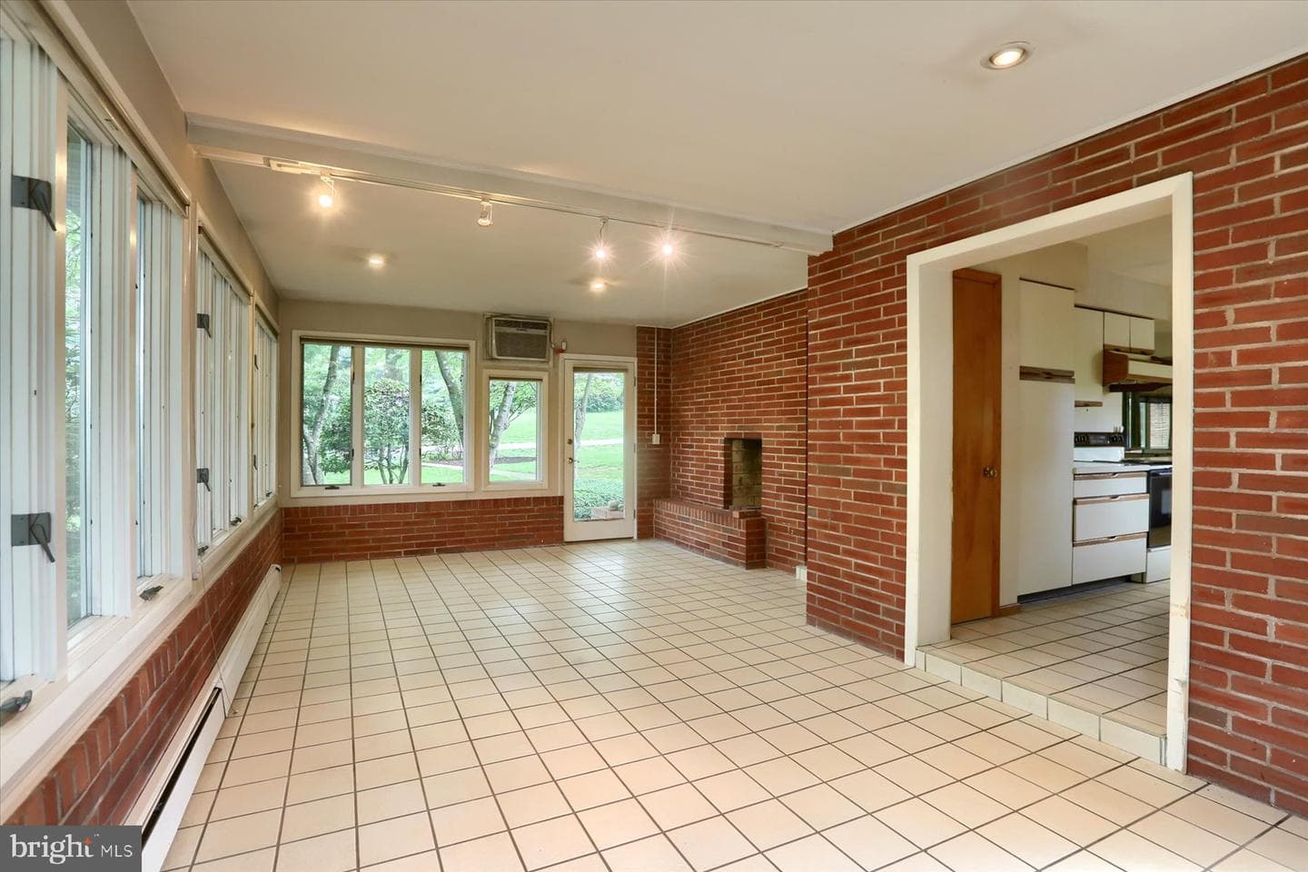 501 Saint Johns Drive photo 20